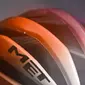 MET Trenta 3K UAE Team ADQ 2026 Race Fietshelm Paars/Oranje