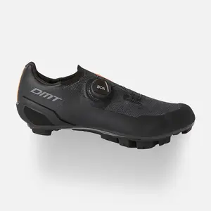 Tweedekans DMT KM30 Mountainbikeschoenen Zwart/Zwart Heren Maat 43