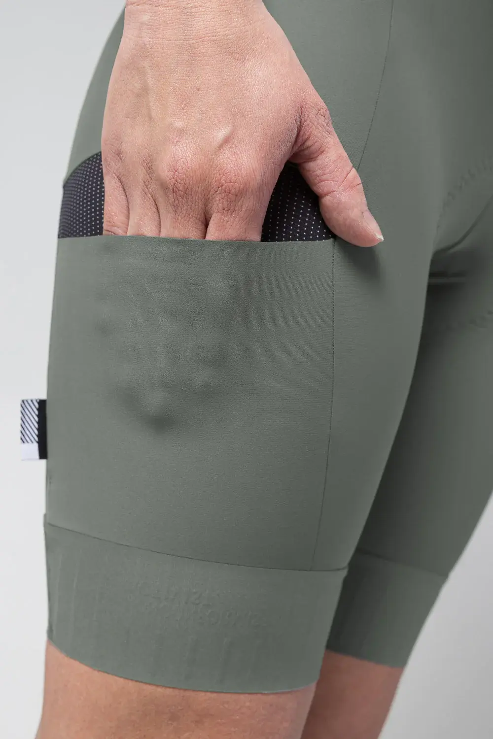 Gobik Unity Grit 2.0 K9 Fietsbroek Kort Groen Dames