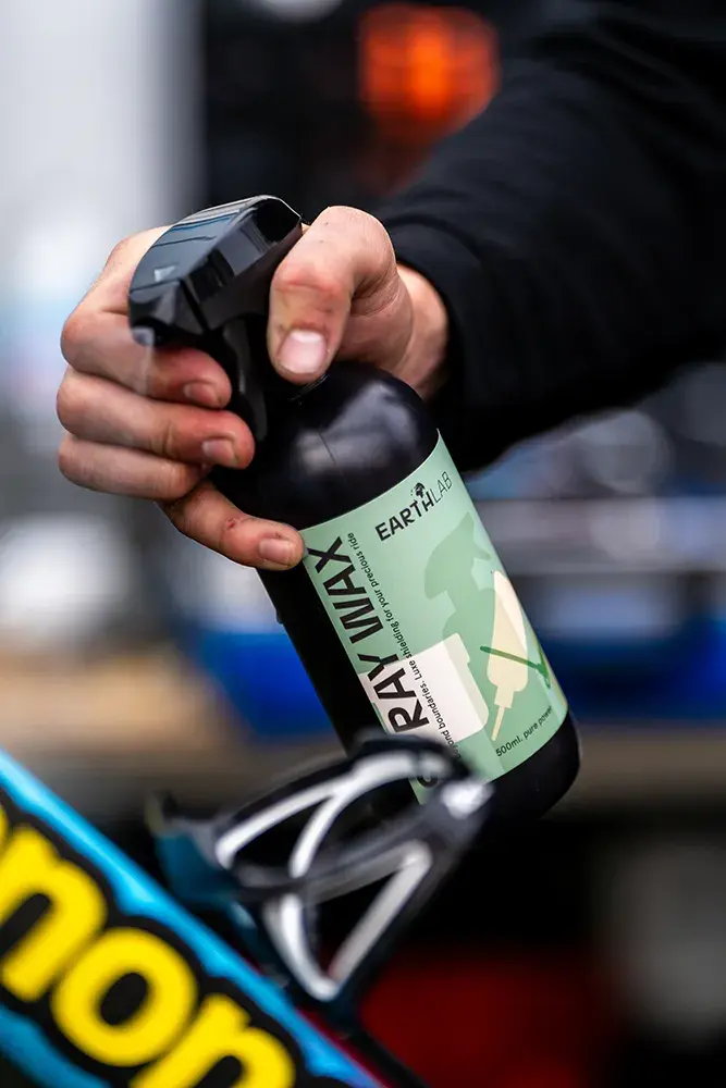 EARTHLAB Dirtwash & Spray Wax Combi Pack