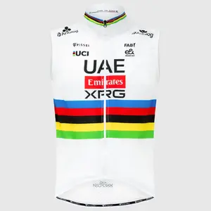 Pissei Tadej Pogacar Windvest Wereldkampioen